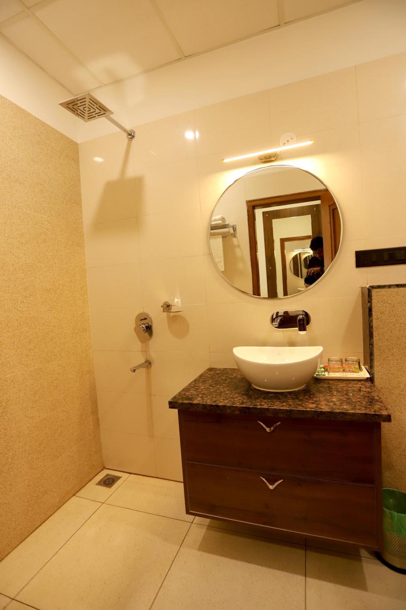 Hotel Dhingra Inn Rewari Bagian luar foto