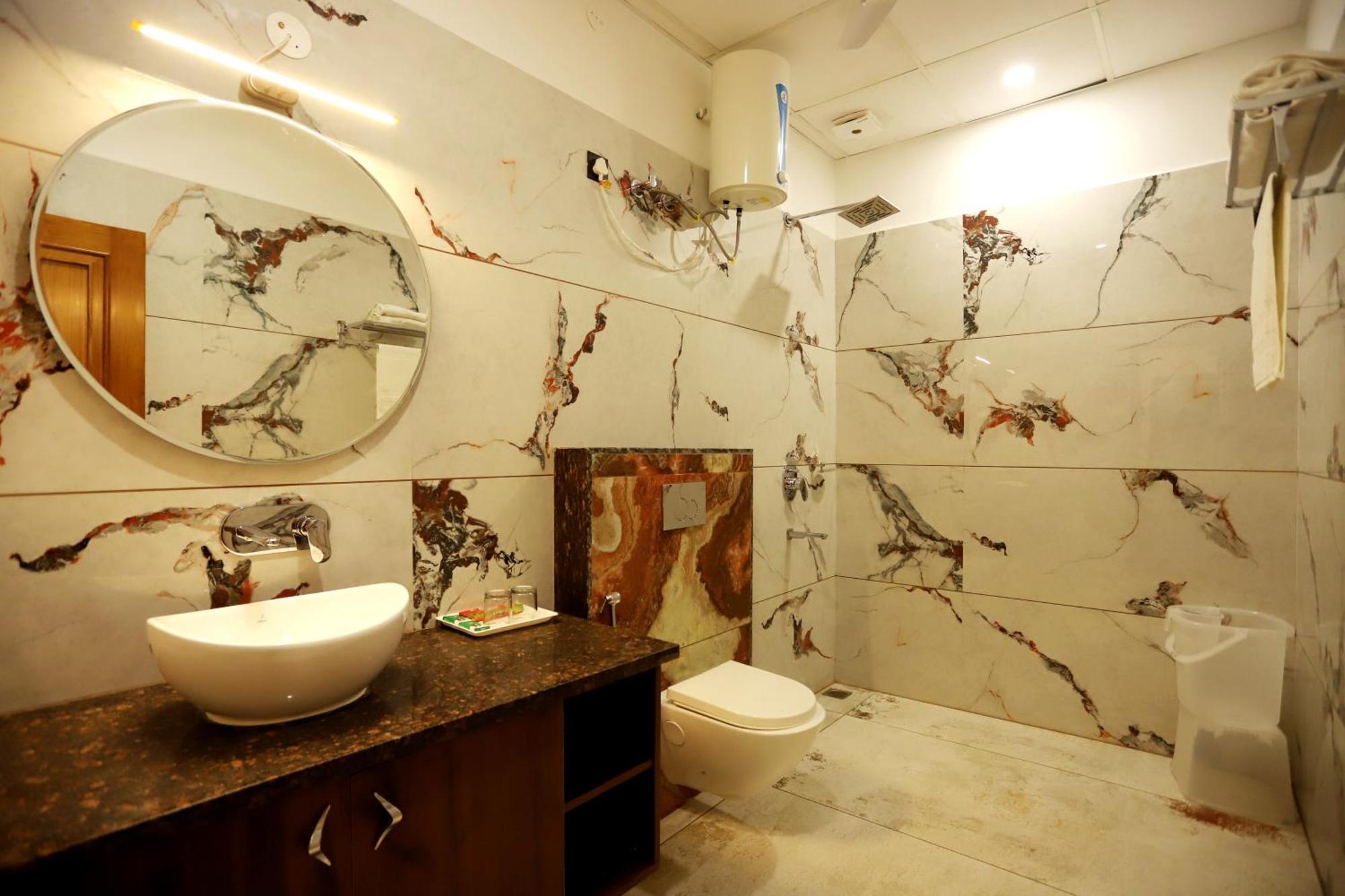 Hotel Dhingra Inn Rewari Bagian luar foto