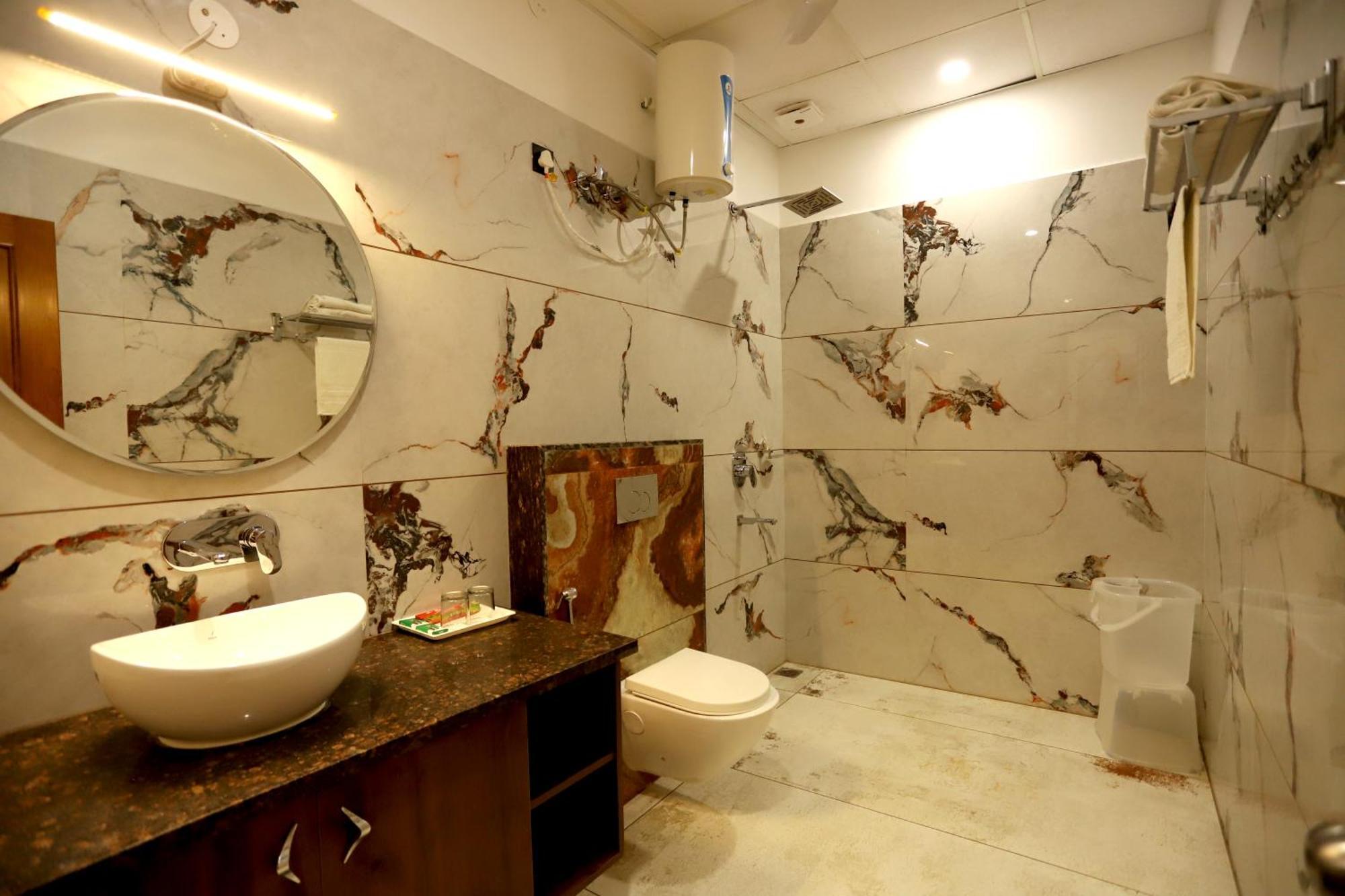 Hotel Dhingra Inn Rewari Bagian luar foto